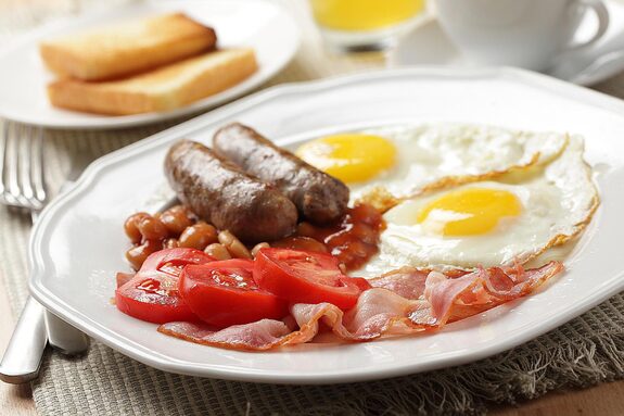 English-breakfast-GettyImages-120682141-58adafb35f9b58a3c9abe578.jpg
